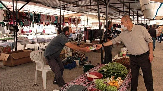 Ortaca Belediyesi'nden pazar esnafına 35 bin maske 