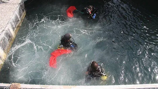 FETHİYE'DE DENİZ DİBİNDEN ÇIKANLAR HAYRETE DÜŞÜRDÜ