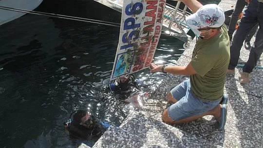 FETHİYE'DE DENİZ DİBİNDEN ÇIKANLAR HAYRETE DÜŞÜRDÜ