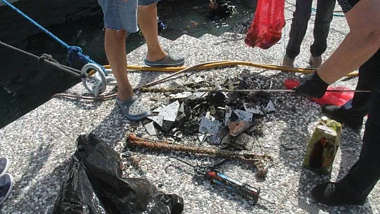 FETHİYE'DE DENİZ DİBİNDEN ÇIKANLAR HAYRETE DÜŞÜRDÜ