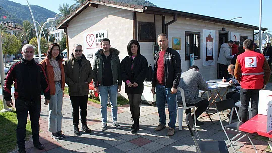 FETHİYELİ GAZETECİLERDEN YARDIM SEFERBERLİĞİ VE KAN BAĞIŞI ÇAĞRISI