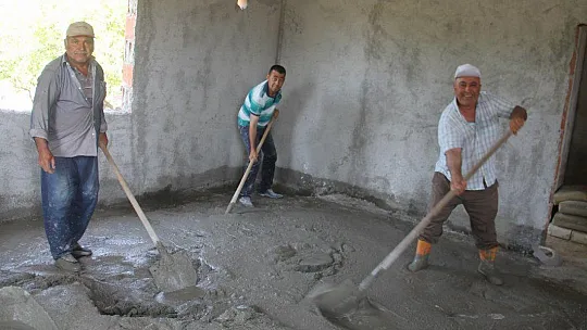 Cami lojmanı imece usulü ile yapılıyor