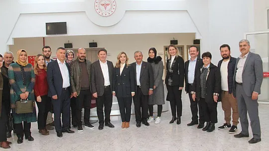 Gökcan, polikliniklerde incelemelerde bulundu