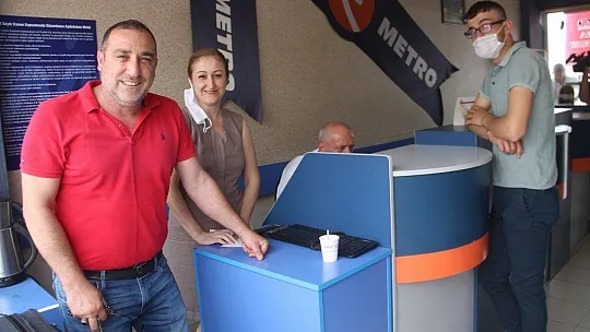 Seyahat izni alanlar otogara akın etti