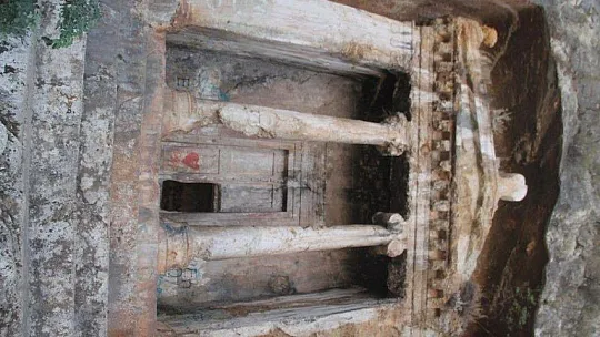 Aminthas Kral Mezarlarına turist ilgisi