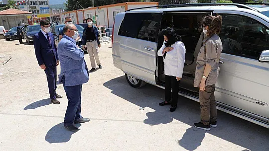 Vali Civelek Hükümet Konağı ve Belediye Başkanlığı İnşaatında İncelemelerde Bulundu