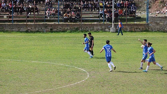 Çiçekçiler yoğun mesai yapıyor
