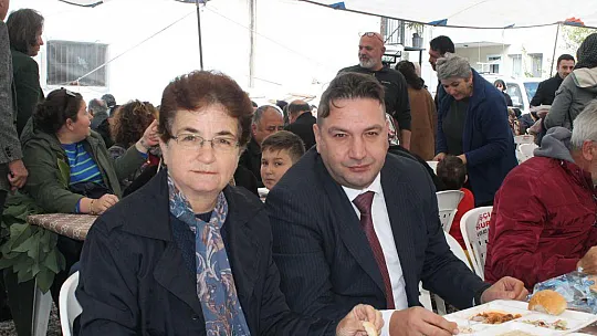 KARADENİZLİ AİLESİNDEN 52 YEMEĞİ HAYRI