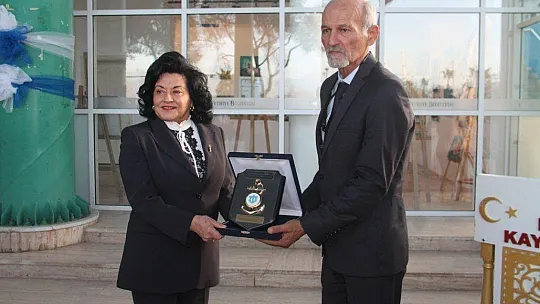 Fethiye'de Denizaltında Yapılan Resimlerin Sergisinin Açılışını Vali Esengül Civelek Yaptı