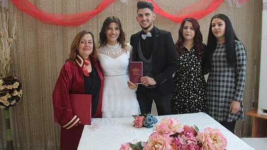 Fethiye'de Sevgililer Gününde 18 Nikah Kıyıldı