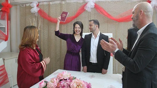 Fethiye'de Sevgililer Gününde 18 Nikah Kıyıldı