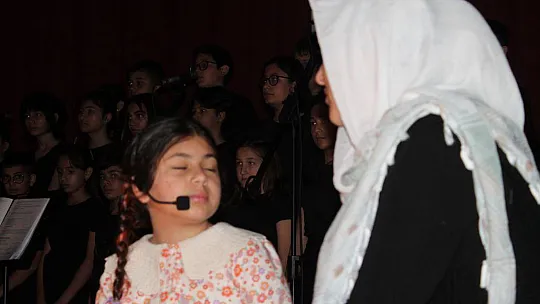 ÖZER OLGUN'DA ANLAMLI TİYATRO