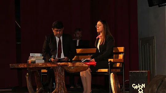 ÖZER OLGUN'DA ANLAMLI TİYATRO