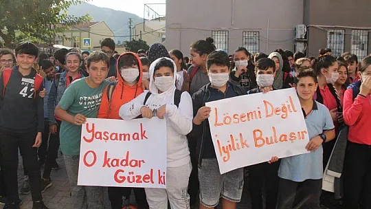 Topladıkları paraları LÖSEV'e bağışladılar