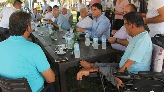 Down Kafe'de incelemelerde bulundular