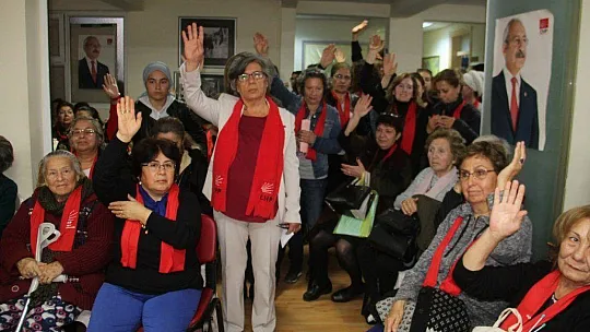 CHP Fethiye Kadın Kolları Başkanı Gülümser Oymak oldu 