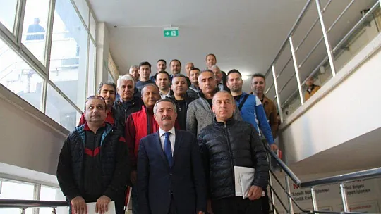 Öğretmenlere Teşekkür Belgesi Takdim Edildi