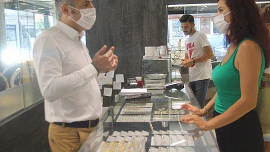 ALTIN REKOR ÜSTÜNE REKOR KIRIYOR