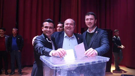 CHP Gençlik kolları başkanlığına Oğuzhan Çoban seçildi