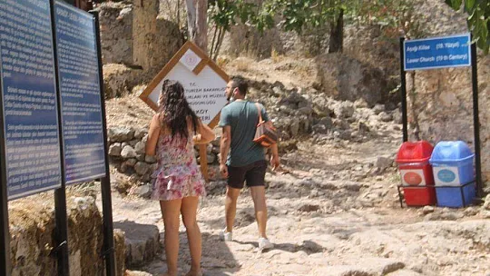 Kayaköy kiliselerinin açılması isteniyor