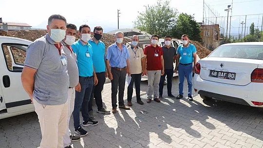SEYDİKEMER'DE 65 YAŞ ÜSTÜ VATANDAŞLARA MASKE VE KOLONYA DAĞITIMI DEVAM EDİYOR