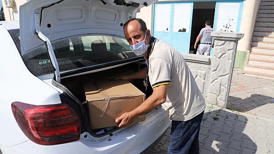 SEYDİKEMER'DE 65 YAŞ ÜSTÜ VATANDAŞLARA MASKE VE KOLONYA DAĞITIMI DEVAM EDİYOR