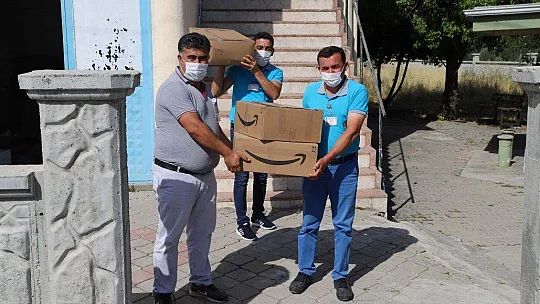SEYDİKEMER'DE 65 YAŞ ÜSTÜ VATANDAŞLARA MASKE VE KOLONYA DAĞITIMI DEVAM EDİYOR
