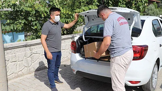SEYDİKEMER'DE 65 YAŞ ÜSTÜ VATANDAŞLARA MASKE VE KOLONYA DAĞITIMI DEVAM EDİYOR