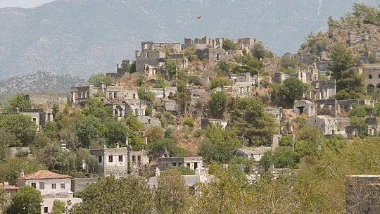 Kayaköy kiliselerinin açılması isteniyor