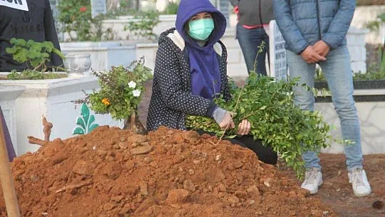 Özkaraca son yolculuğuna gözyaşları içinde uğurlandı