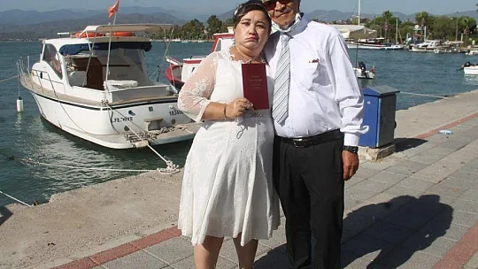 GÖRME ENGELLİ ÇİFT GÖNÜLLERİNİ BİRLEŞTİRDİ 