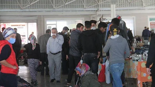 2. El Pazarlarında korona kol geziyor