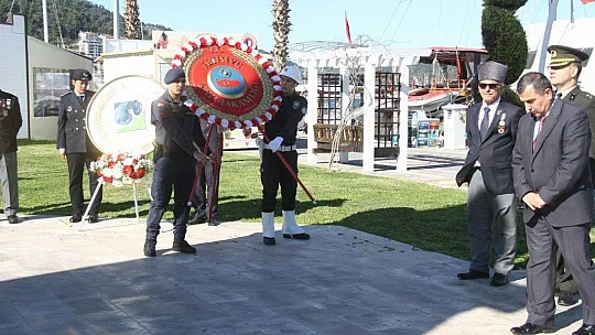 Sadece çelenk sunma töreni gerçekleştirildi