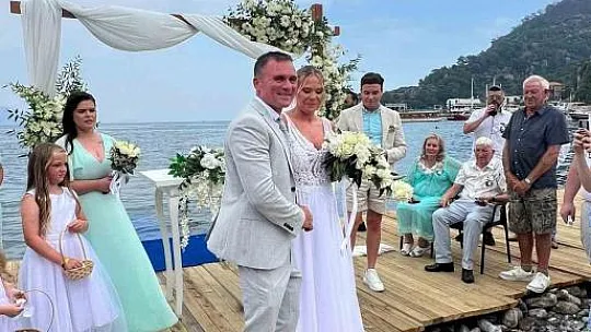 İngiliz çift davullu zurnalı gelin aldı