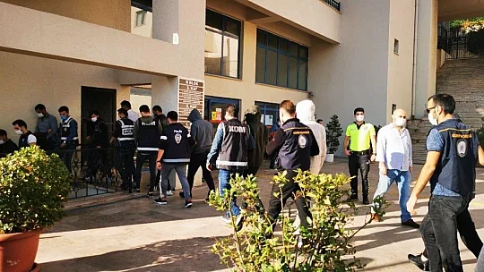 İnsan tacirleri adliyeye sevk edildi