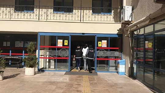 İnternet dolandırıcısı Bursa'da yakalandı Marmaris'te tutuklandı