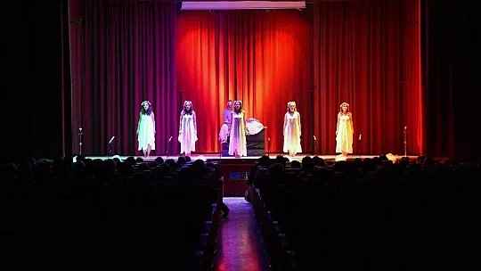 'Şirin' Ayakta Alkışlandı