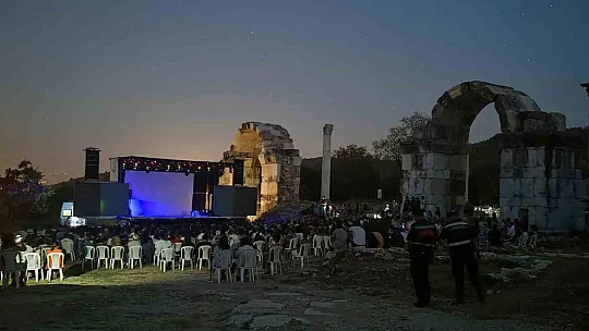 İş Sanat Antik Sahne'nin 'Ben Anadolu' oyununa yoğun ilgi