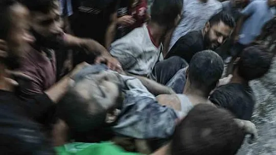 İsrail savaş uçakları Al-Shati mülteci kampını vurdu: 10 ölü