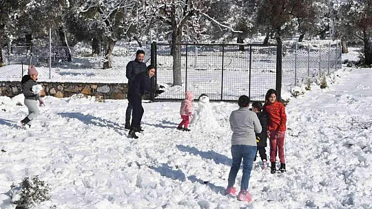 İstanbul'a çile olan kar, Bodrum'a neşe oldu