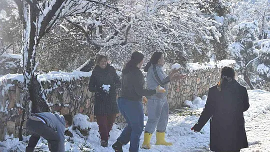 İstanbul'a çile olan kar, Bodrum'a neşe oldu