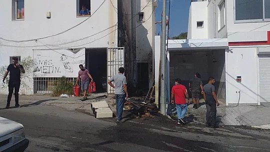 İşyerleri arasında çıkan yangın büyümeden söndürüldü