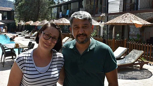 İtfaiyeciler yangınlarda canla başla mücadele ettikleri Marmaris'te bu kez tatil yaptı