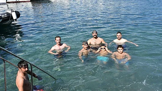 İtfaiyeciler yangınlarda canla başla mücadele ettikleri Marmaris'te bu kez tatil yaptı