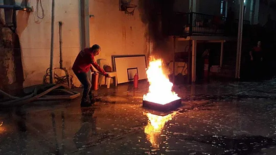 İtfaiyeden yangına müdahale eğitimi aldılar