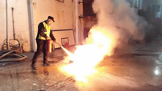 İtfaiyeden yangına müdahale eğitimi aldılar