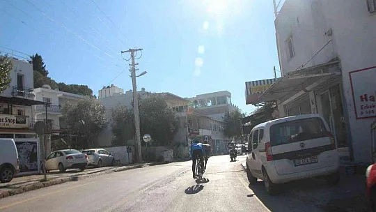 İzledikleri filmden etkilenip yola koyuldular