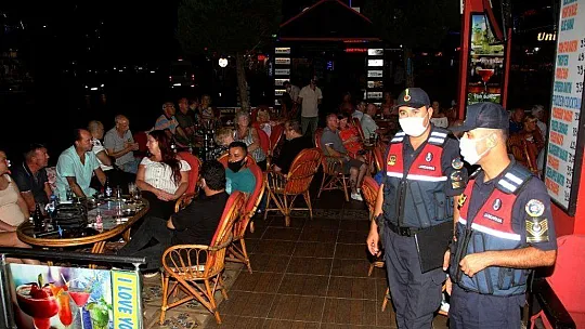 Jandarma'dan Maske, Sosyal Mesafe ve Müzik Denetimi