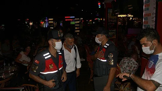 Jandarma'dan Maske, Sosyal Mesafe ve Müzik Denetimi
