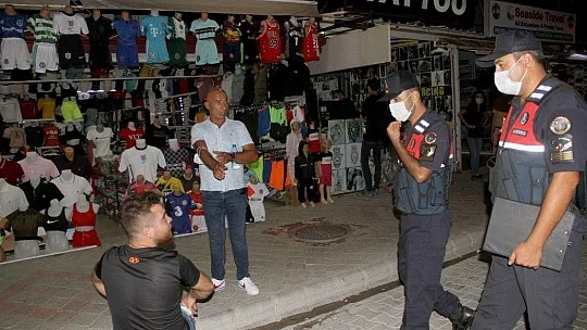 Jandarma'dan Maske, Sosyal Mesafe ve Müzik Denetimi